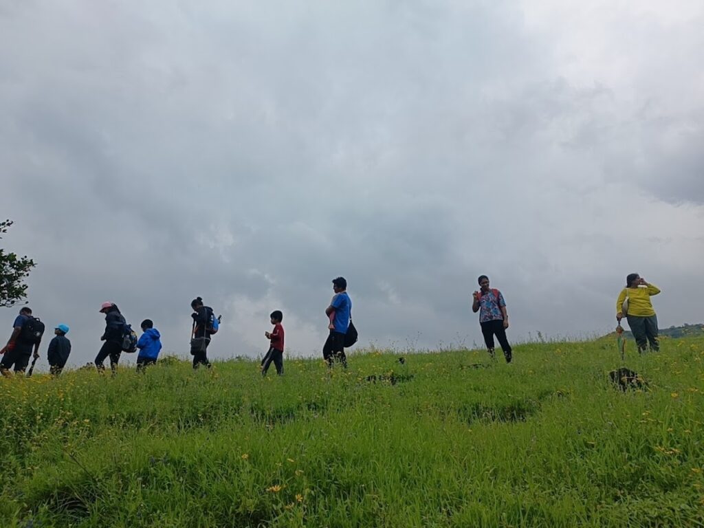 Beyond Trails Kids lead trek